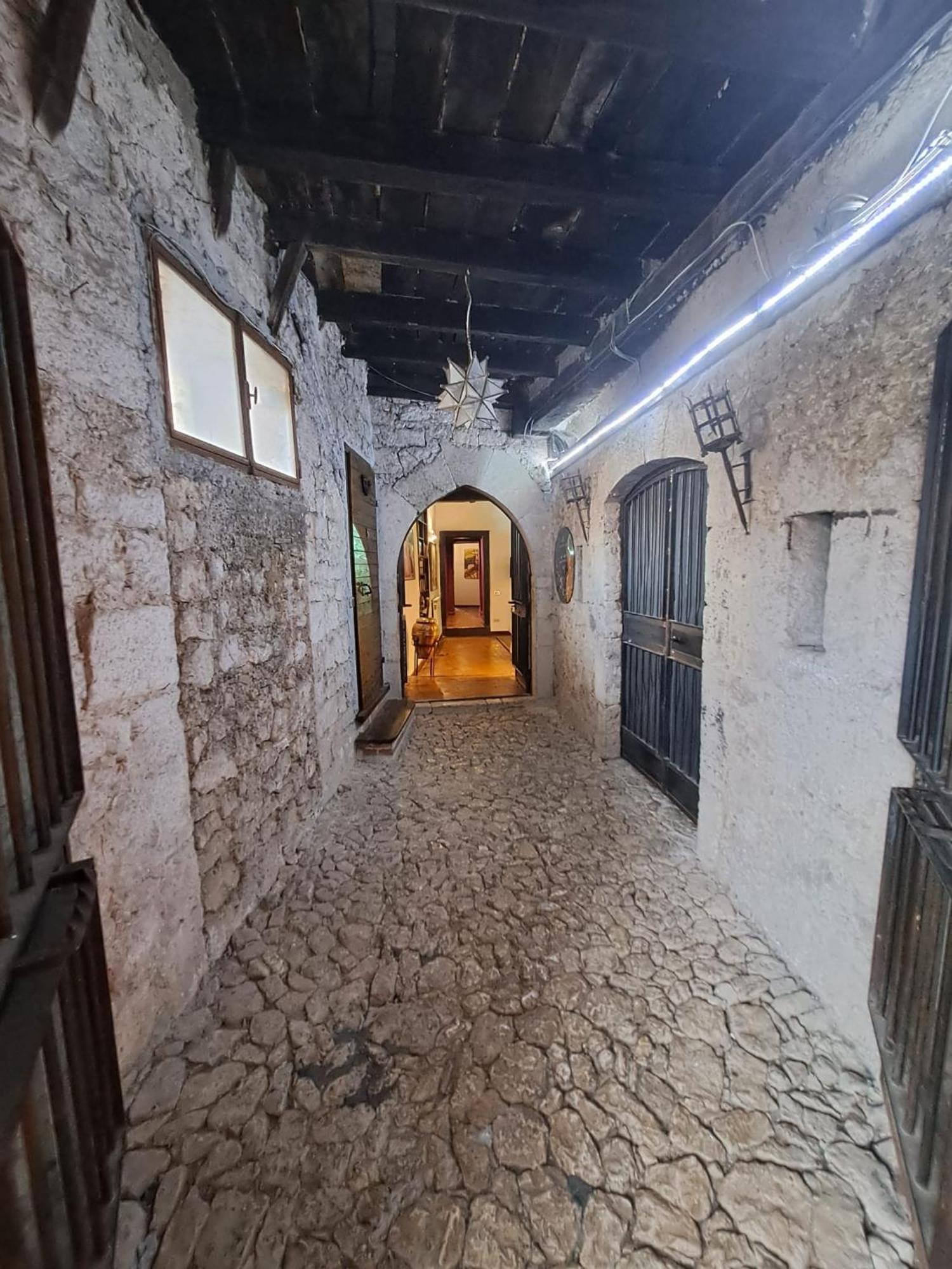 B&B Dentro Il Castello Di Fumone エクステリア 写真